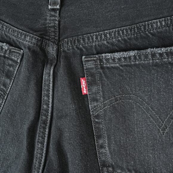 Levis 501 Shorts Womens 32x2 Black Distressed Cut Off Premium Denim Button Fly - Picture 6 of 12